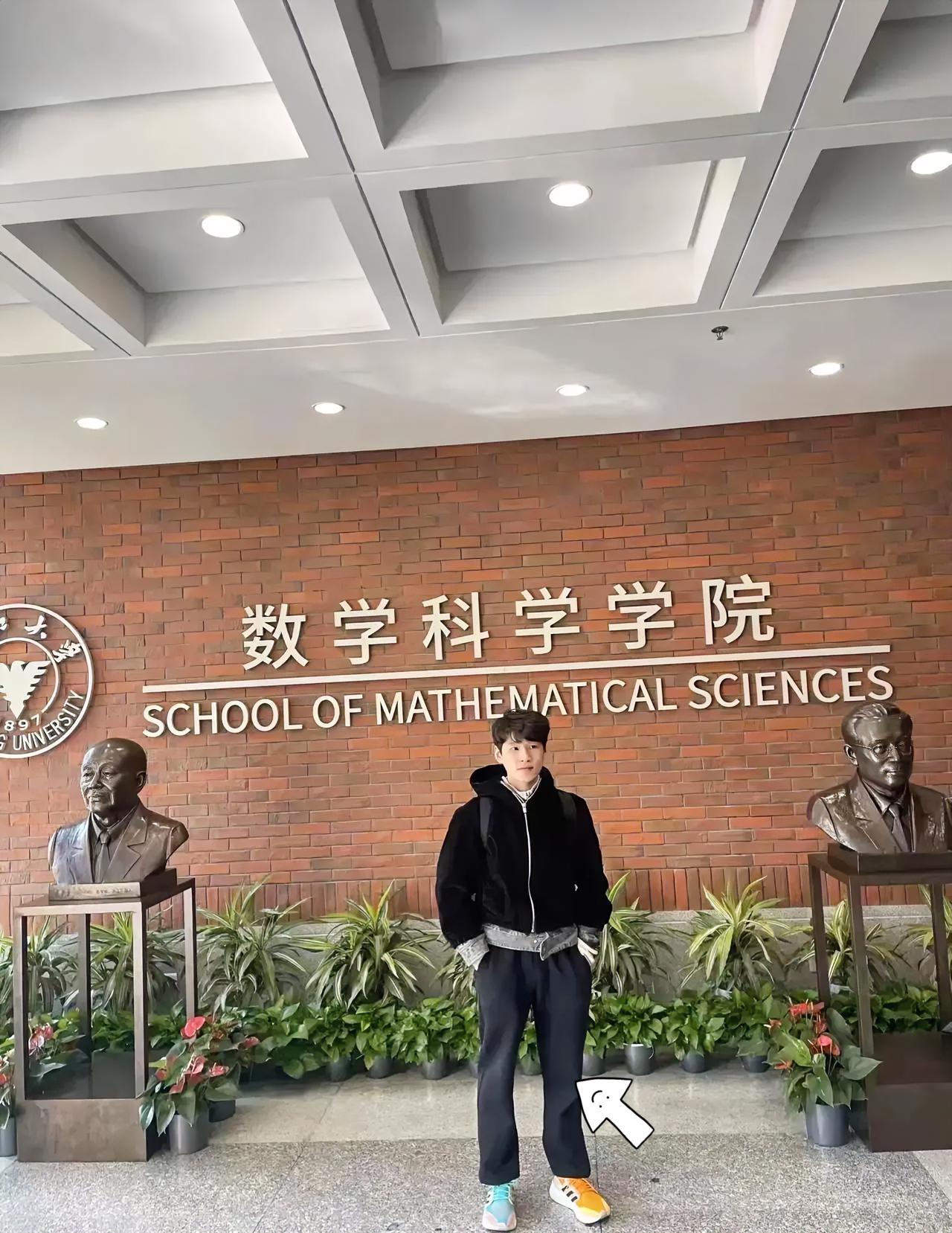 看了一位父亲晒出的浙大儿子履历，我是真酸了，这哪里是养儿子，简直是来“报恩”的。