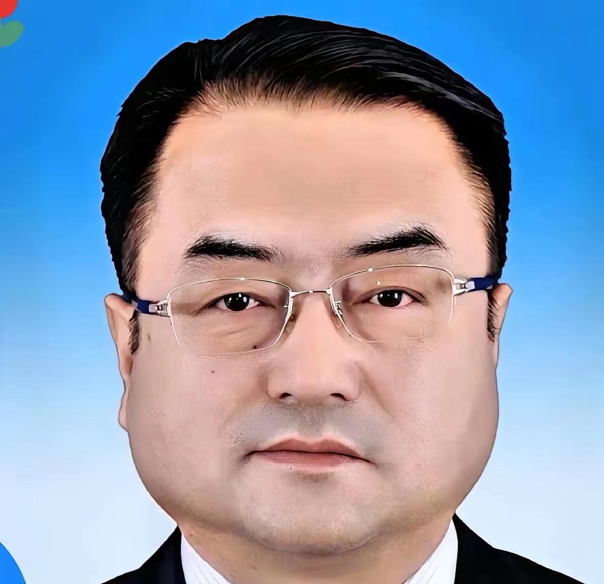 这种事看多了，心里总有点说不出的感觉。一边觉得可惜，一边又觉得不意外。一个正厅级