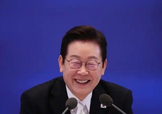 不止台湾是中国的，韩国的李在明曾在一场教育会议上说的一句自嘲的话，意外点出了当地