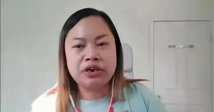 凤姐在美国过得也不好，牙齿都掉光了，她在美国是穷人，专门吃超市里高油高糖的三明治