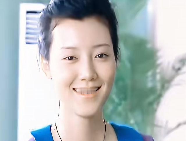 车晓以前多漂亮，搞不懂她为什么要动鼻子。和邓超演的《艰难爱情》，那个时候她算