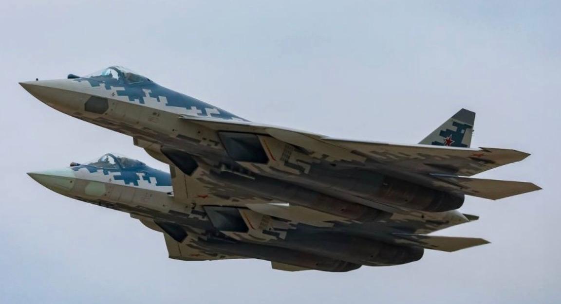 【印度拒绝F-35后，俄罗斯加速推销苏-57】美国在关税谈判中积极向印度推销F