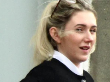英国女护士与病人在车上发生性关系事情最终败露英国一名女护士与一名自己照顾