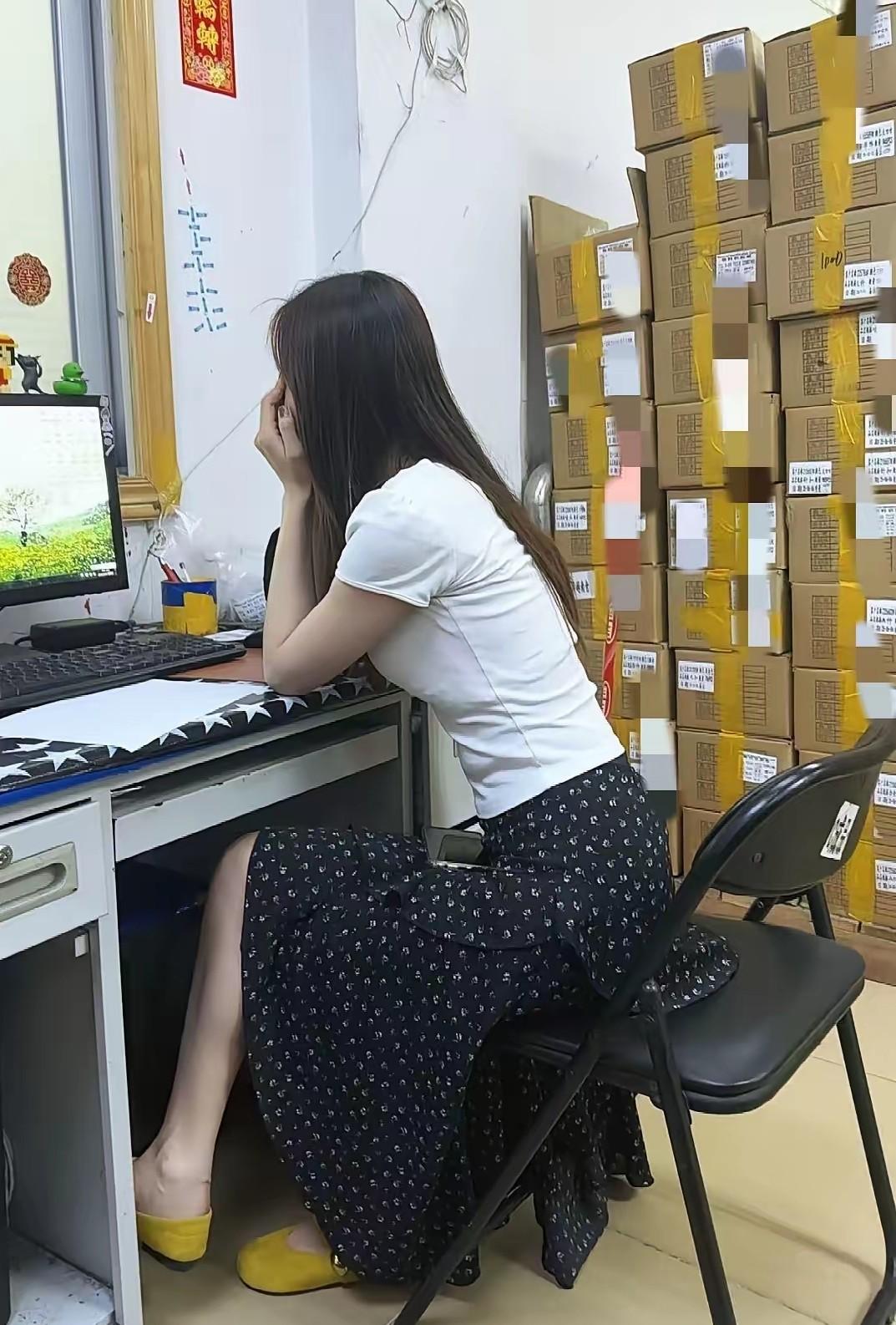 表妹去年大学本科毕业，在省外读了四年大学，最终还是回到省内找工作！找了那么久的工