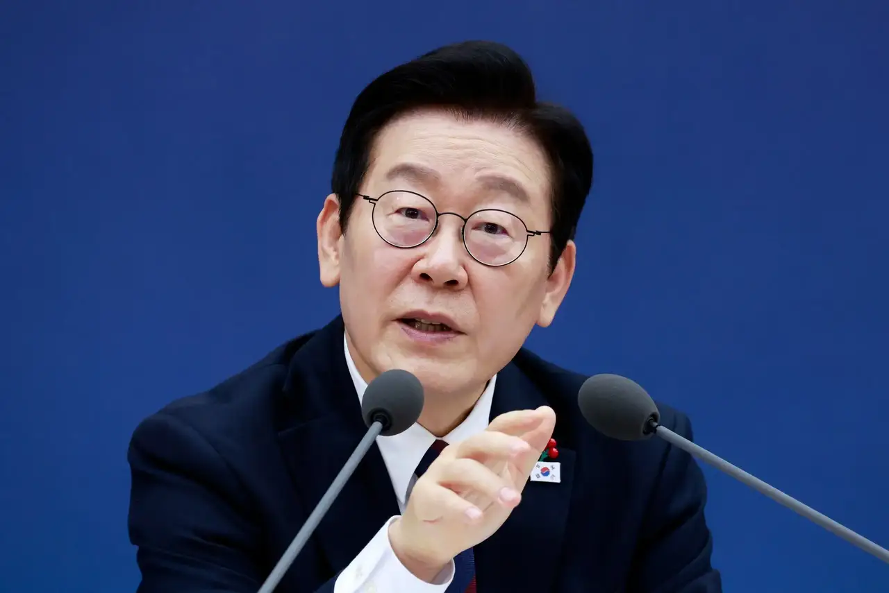 热点观点畅聊会泽连斯基这是一招精心设计的大棋，达到了一箭多雕的效果！目的之一是向世界哭诉朝鲜军队已经