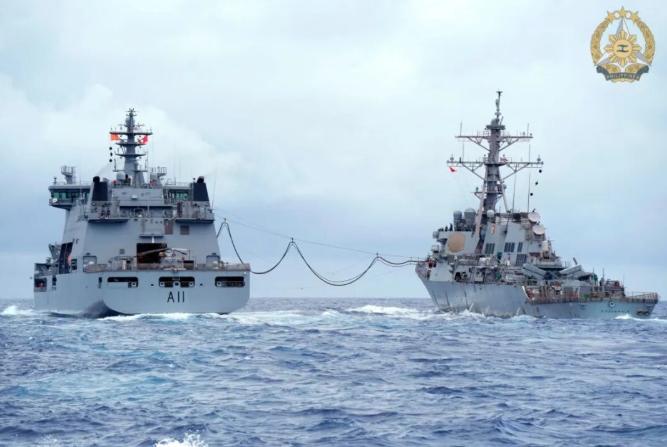 太解气了！四国联合军演南海“摆拍”，结果被中国海军反手包了饺子10月底，菲律