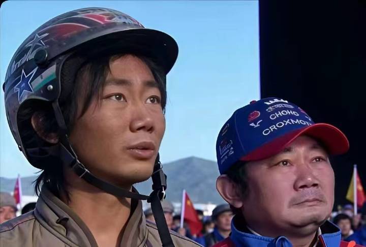 张雪机车去年亏损2278万暂时的亏损……好像也没那么重要，光夺冠这一下，就足以