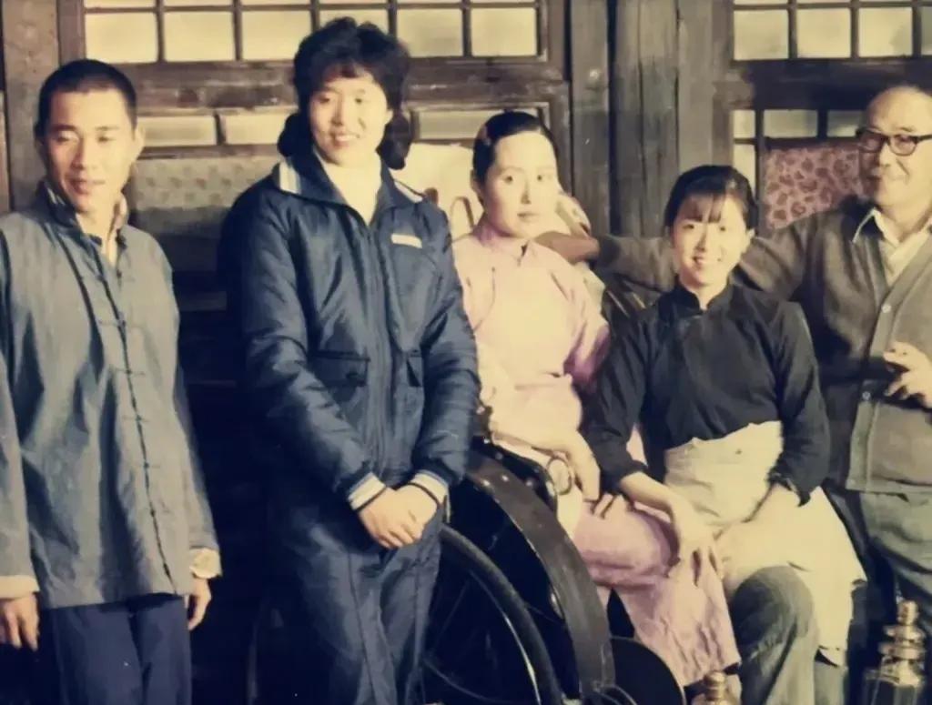 真的没想到斯琴高娃当年跟张丰毅一起出演《骆驼祥子》的时候那么温柔，那么美丽。可能