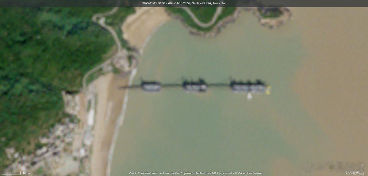 欧洲哨兵2号卫星的图像岸舰连接器又在浙江某岛进行测试，这次是多部连接器组合成一体