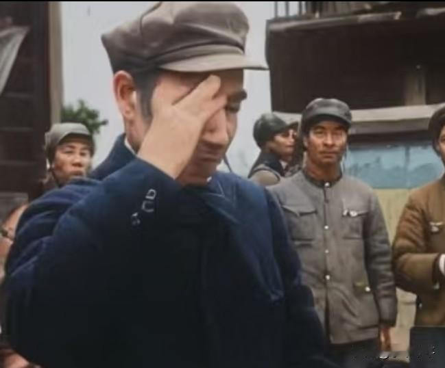 罕见的“细嗅蔷薇”的老照片——他也有释放外露的时候，无比真实。演员们，有的长得