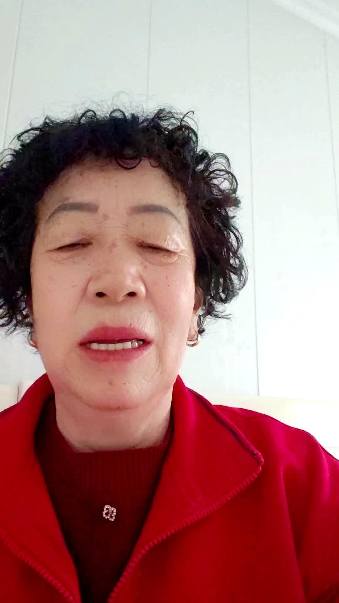 西安近期一条名为“我去接儿子”的短视频在本地群聊刷了屏，镜头里的当事人自称“西北