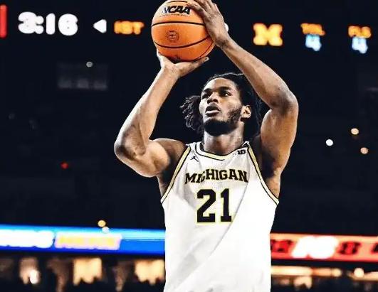 NBA26届选秀最强蓝领内线，有且只有一个答案：莫雷兹·约翰逊。莫雷兹·约翰