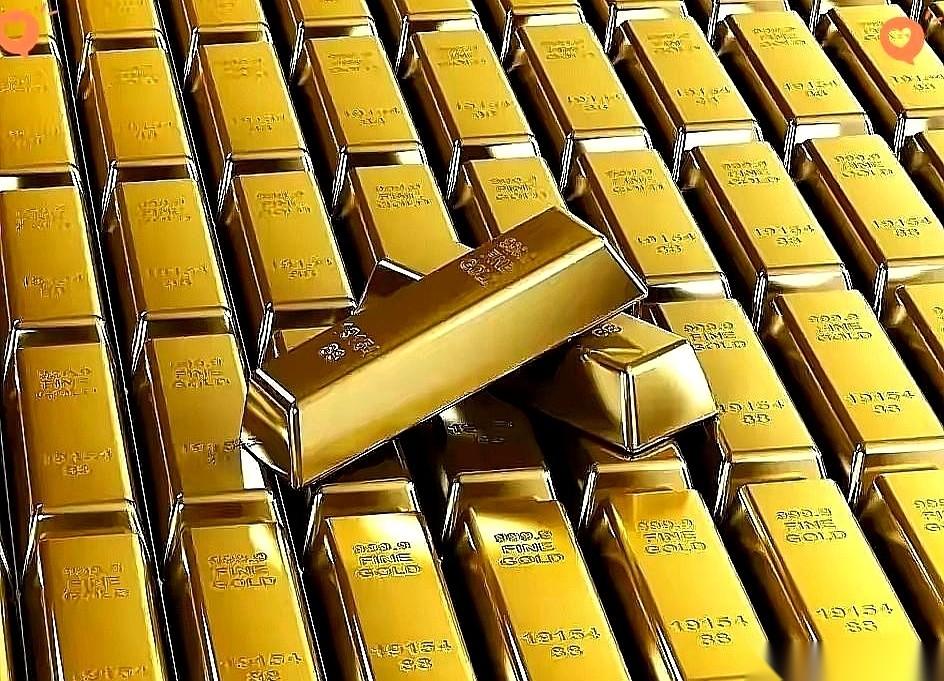 黄金，又玩了一出心跳。就在昨天，一伙资金猛地冲进来，硬生生把价格顶到了984块