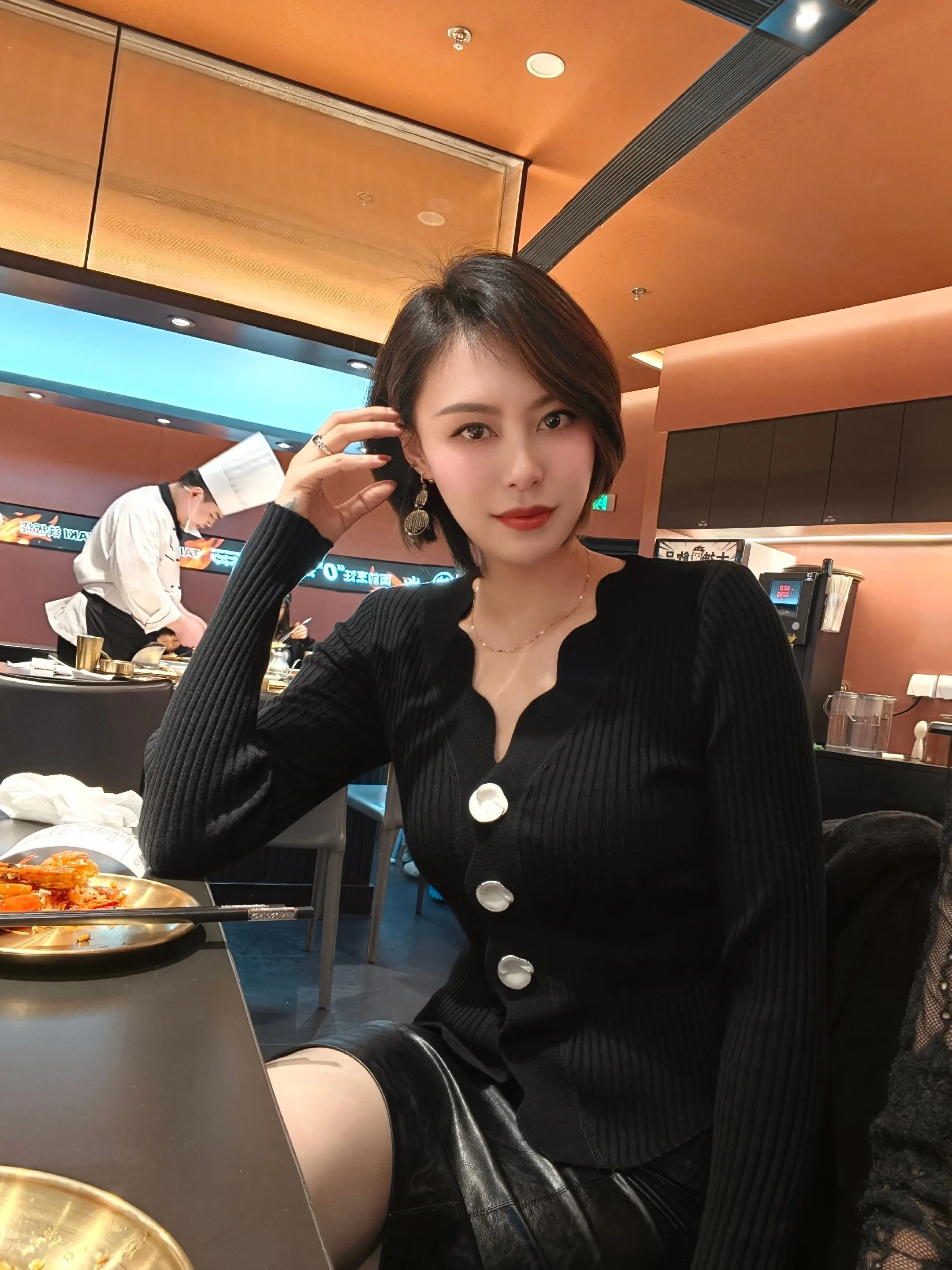 年轻的时候没钱，努力了几年，终于不年轻了😳