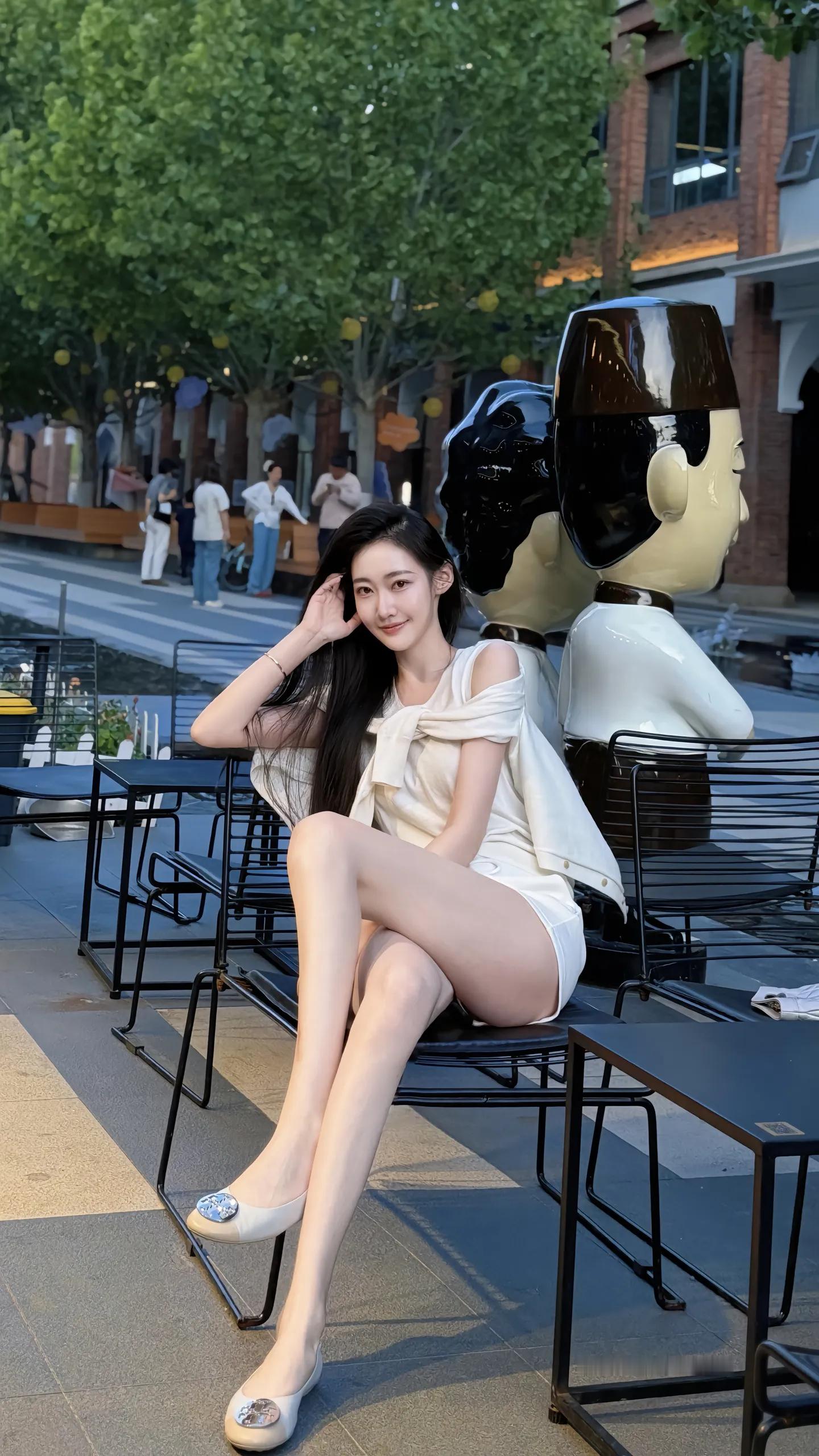 城市里的晚风，吹走了一天的疲惫。。