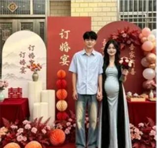 山东有个姑娘，怀孕五个月了才订婚。男方拿十六万彩礼送过来，她妈就只留了一万一，剩