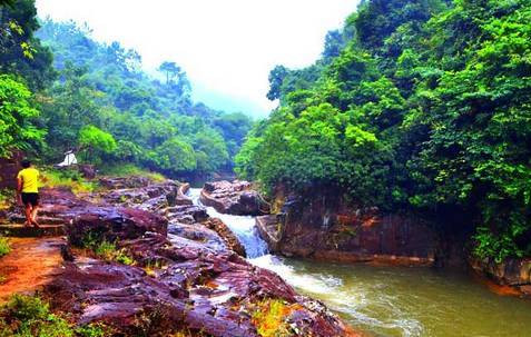 地址:江门市台山市端芬镇大隆洞风景区凤凰峡区 自驾路线: 途经:广珠