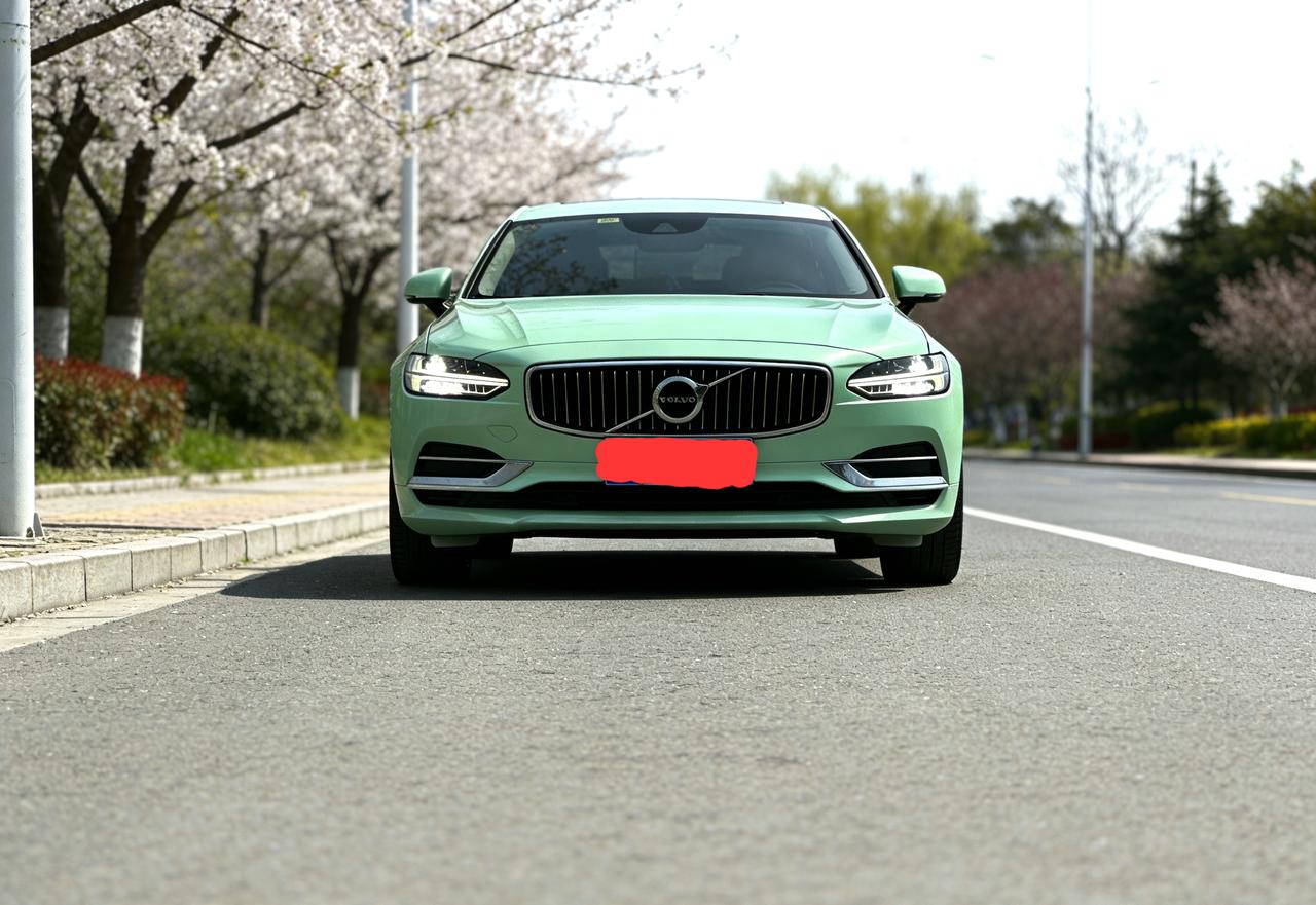 和一个爱聊沃尔沃的朋友一起聊，聊过很多关于沃尔沃的一些车型，沃尔沃的一些故事，还