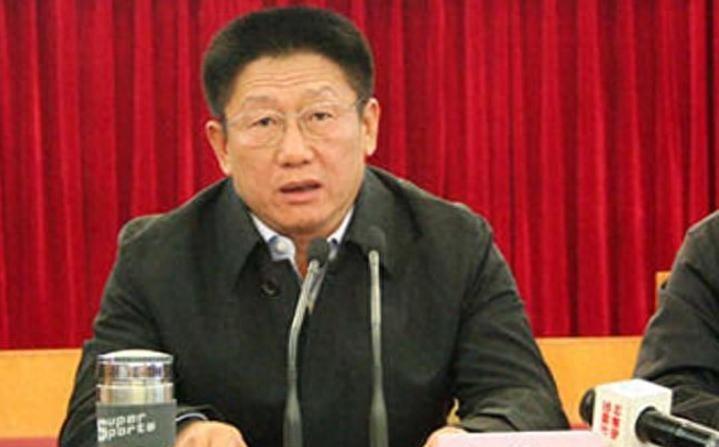 蒋尊玉家族式腐败内幕曝光，案件波及97人，他与妻子假离婚并与女儿一同接受审判1