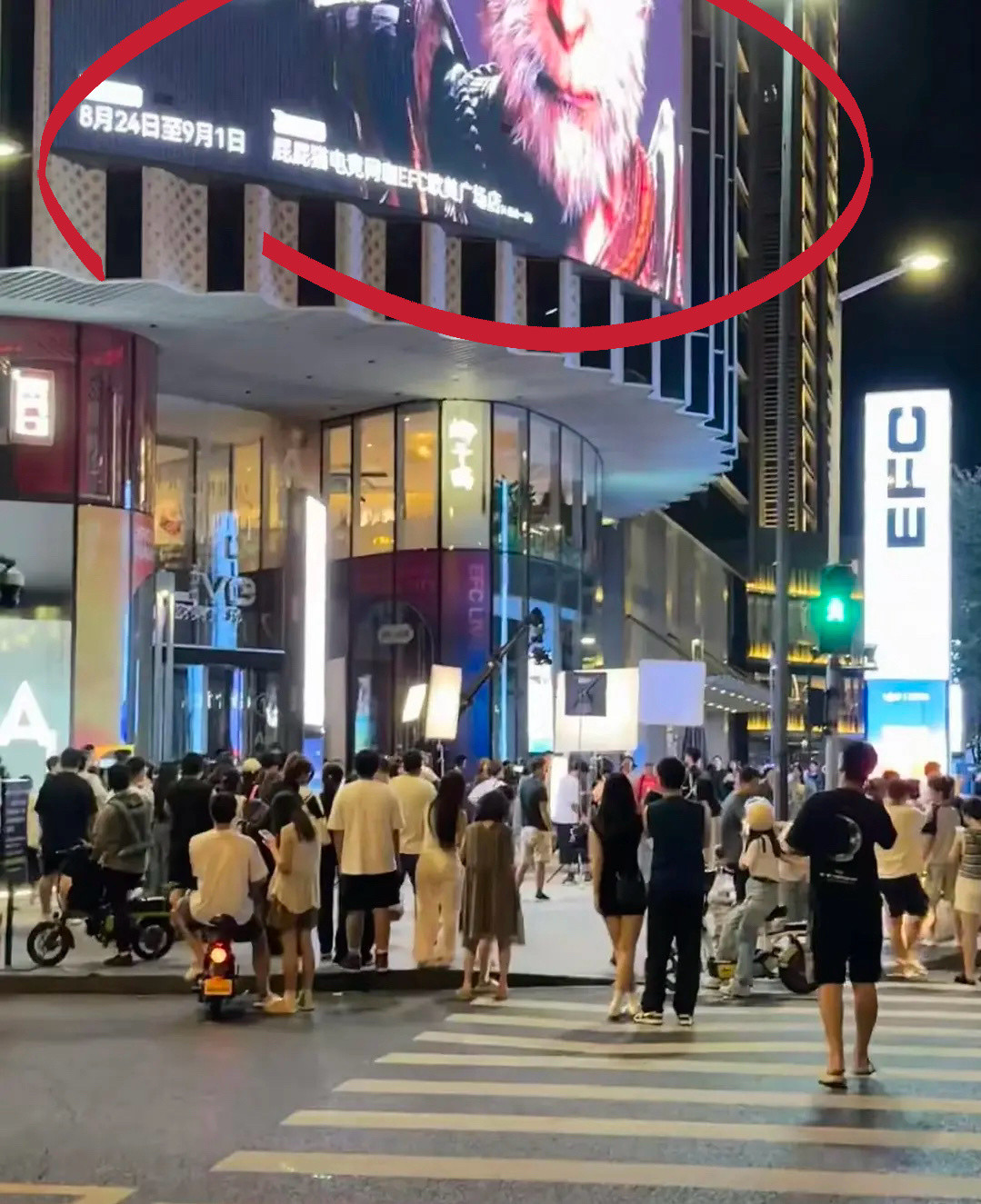 原来《狙击蝴蝶》里男主心动这段大屏里放的并不是女主公司拍的广告而是黑神话悟空，不