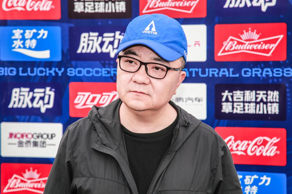 我去查了一下董路的家庭背景，本来只是随便看看，结果一查还挺意外的。原来他出身高知