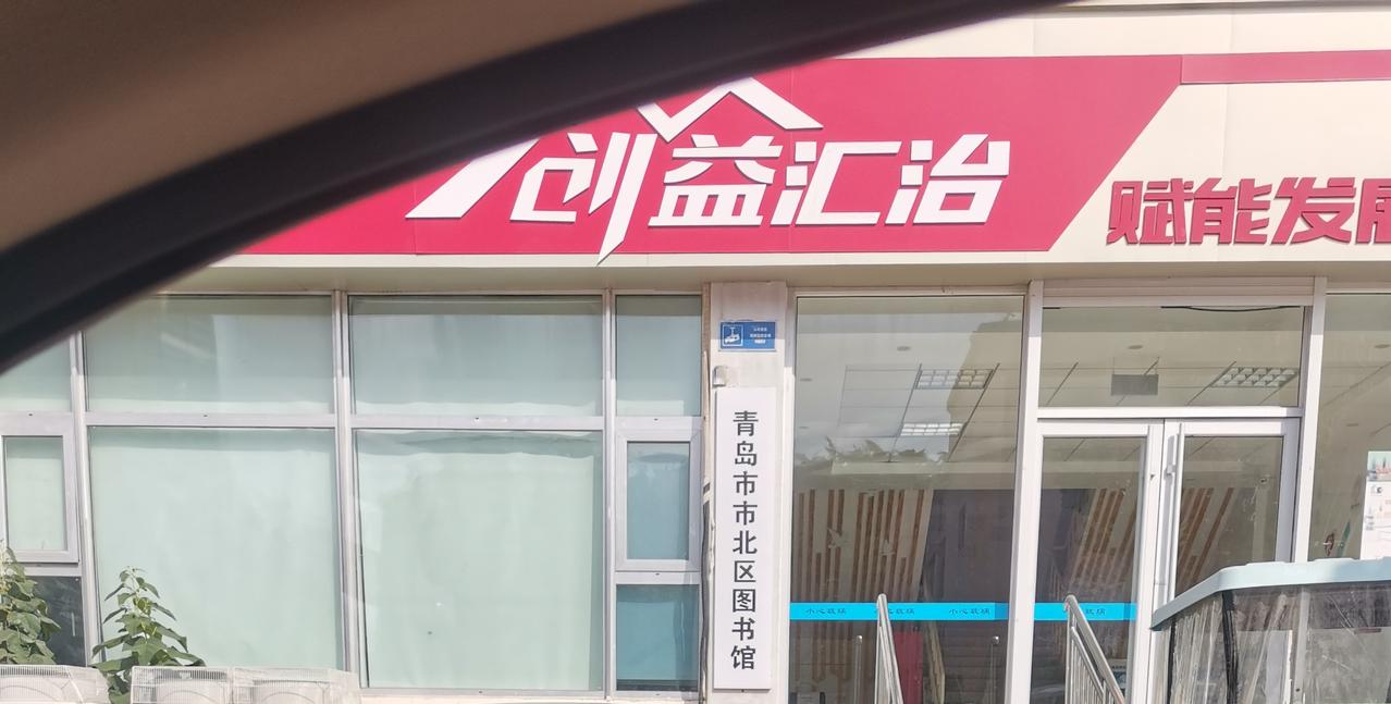高三辅导班老贵了这个周末孩子回来说，很多同学周末都去辅导班上课，班里就剩他们