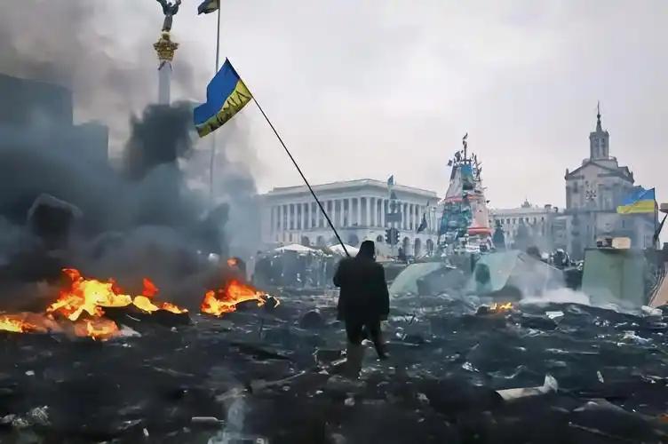 乌克兰做了一件重塑数十万乌克兰军队的事情：乌克兰国防部把传统国防采购的“金字塔结