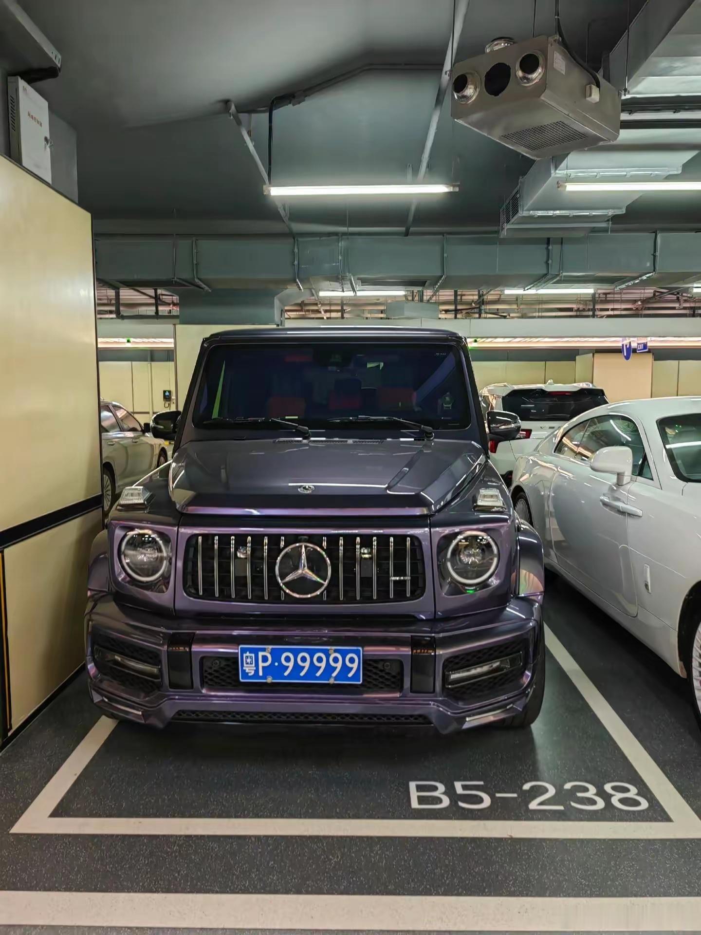 奔驰G63AMG，河源（粤P）大哥的“九五至尊”。