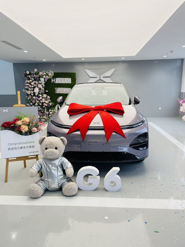 小鹏谁买谁后悔谨慎选择1小鹏汽车的充电桩是需要花钱购买的，而且很贵，别的品牌是