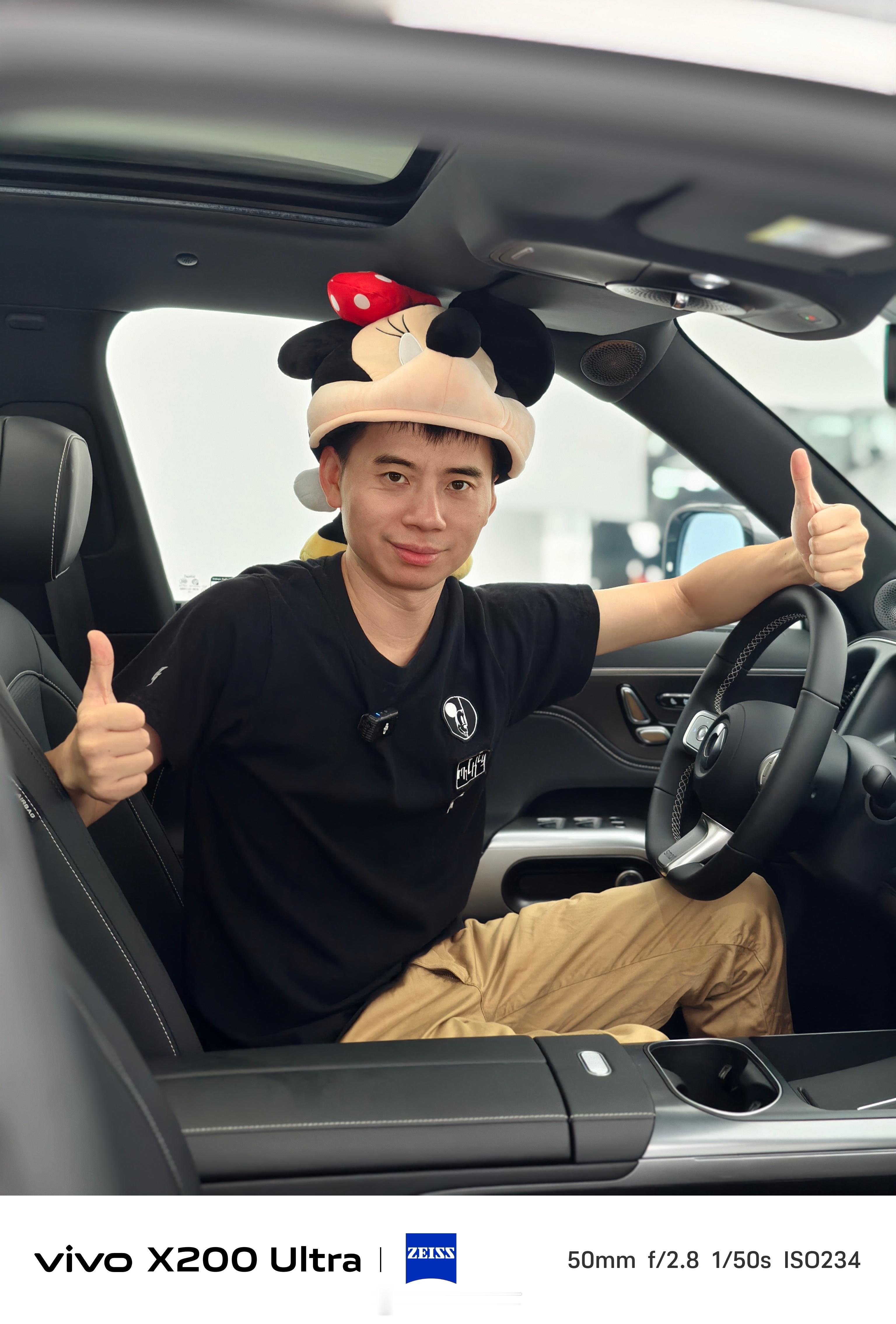我上次说很开心有一家合资品牌找我……说的就是smart！你们知道我是“小车控”，