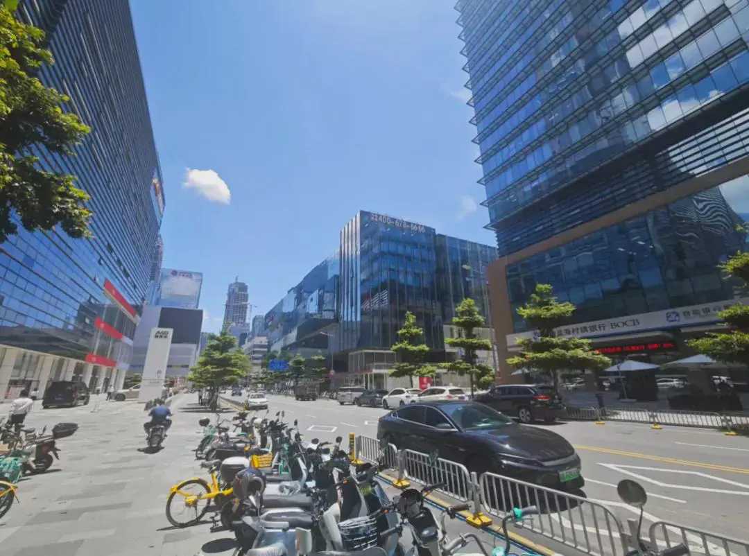 深圳罗湖区一栋6层老楼在法拍中引发激烈争夺，34名竞拍者经过450轮竞价，最终被河北千代传媒以1.1