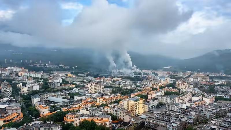 一天没上网就跟不上了！全网力挺云南缉毒警察，到底发生了什么？打开手机全是为