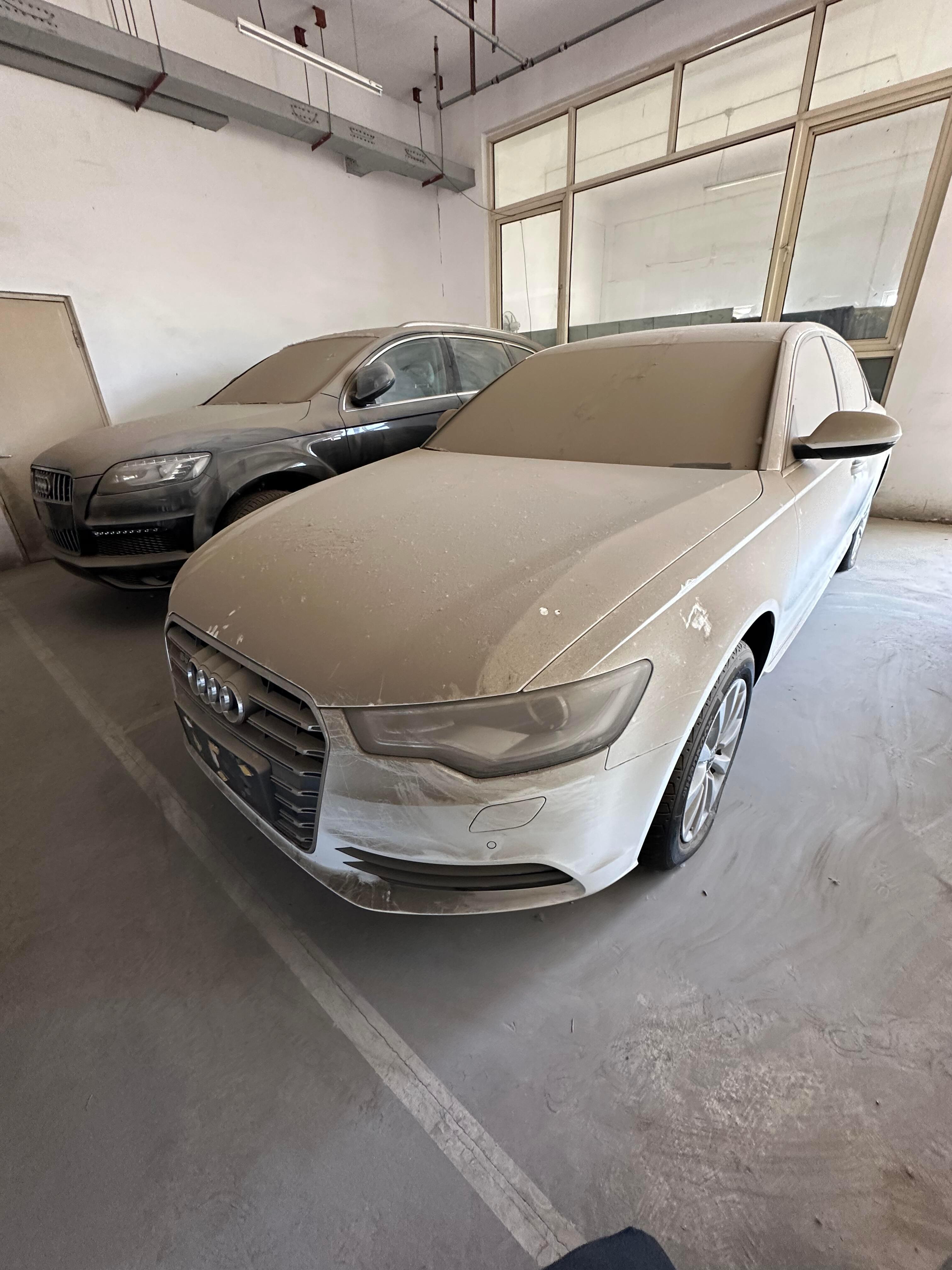 那天发了一台库存15年的奥迪Q7，然后他们家还有一台库存了13年的C7奥迪A6，