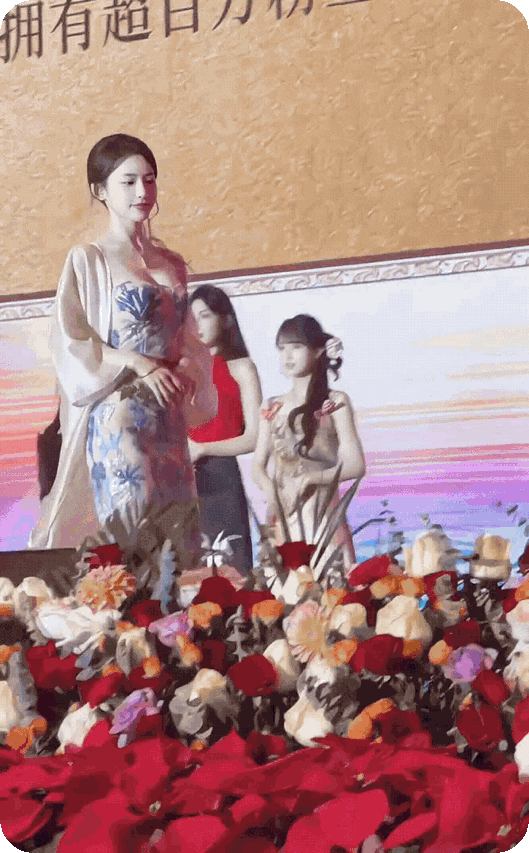 这个参加选美大赛的姑娘，完全长在了中国审美上，不仅漂亮而且有气质，晋级应该是意料