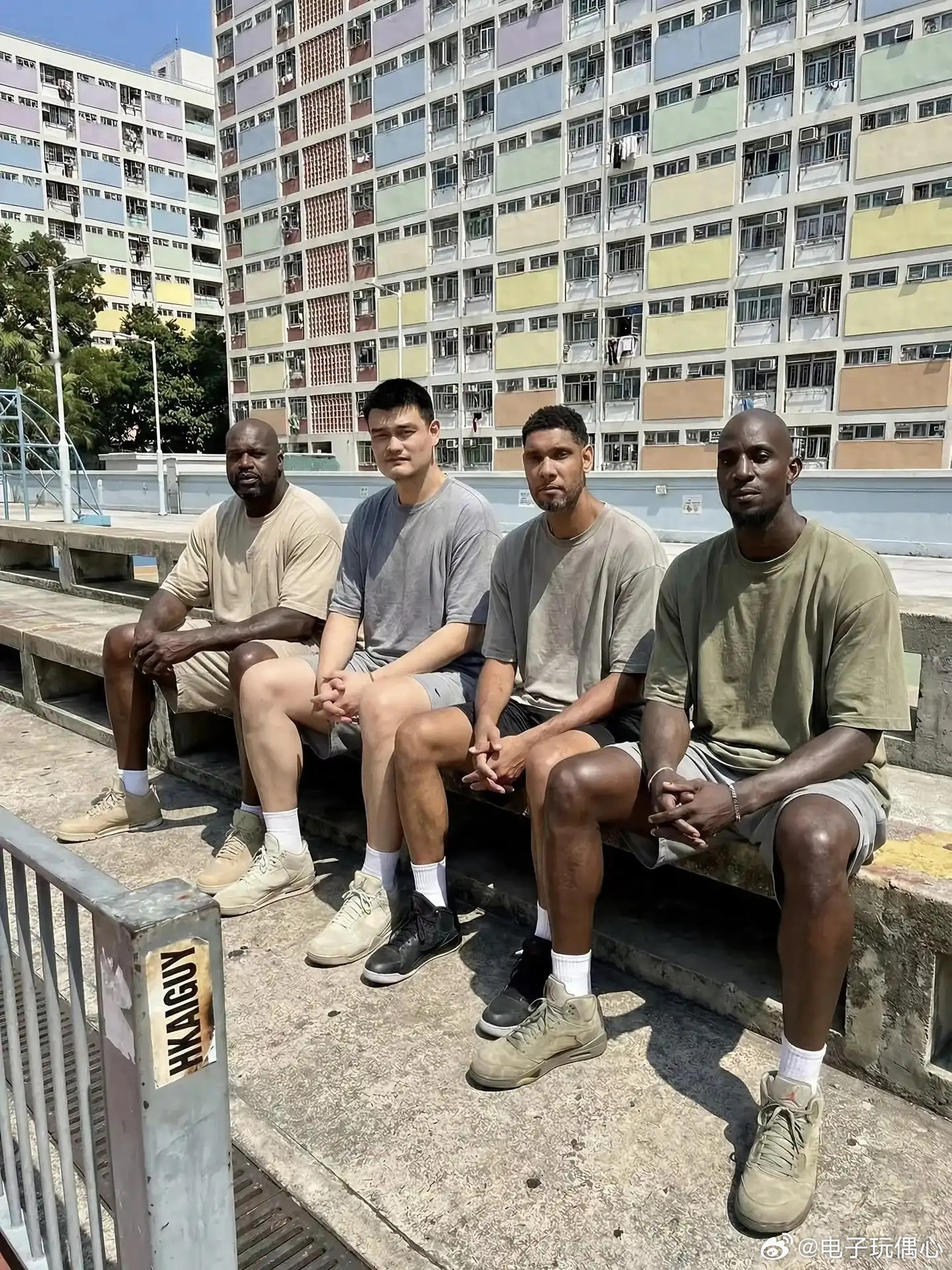 哥们加一队，不太会打。