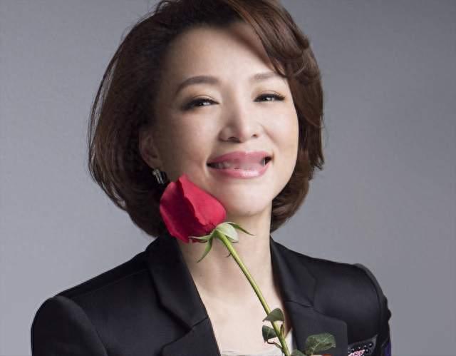 央视主持人王欢：从璀璨舞台到生命终点的旅程