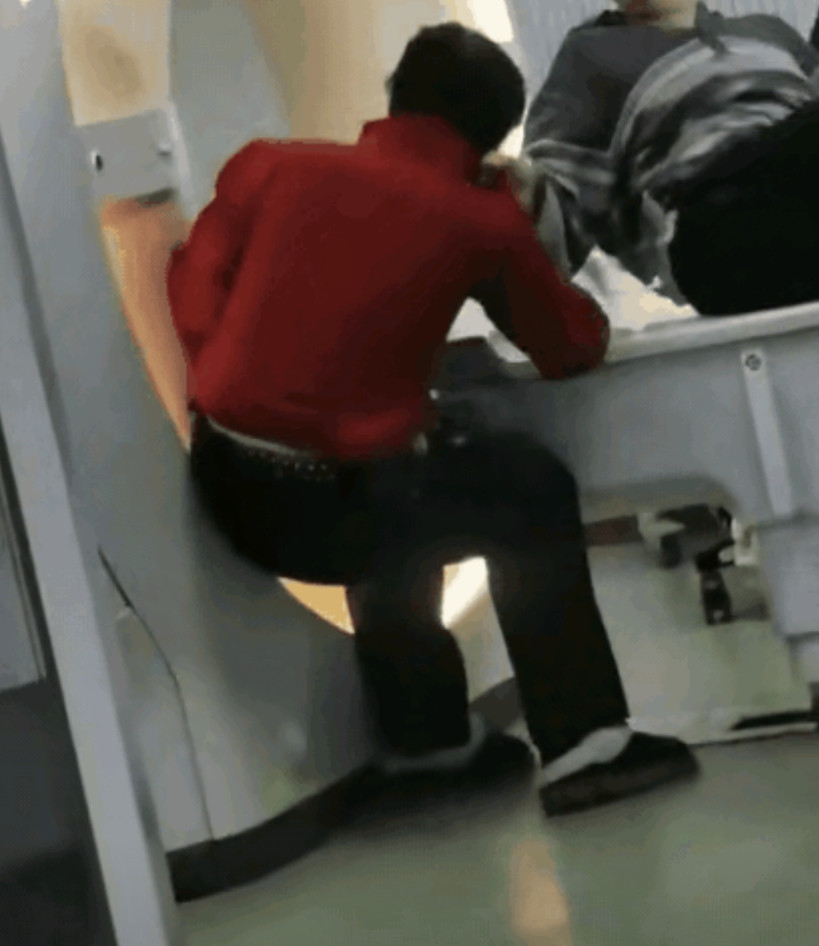 大叔无心之举，医院几十万打水漂，谁之过，这损失咋算？黑龙江有个大叔陪着家属去做核
