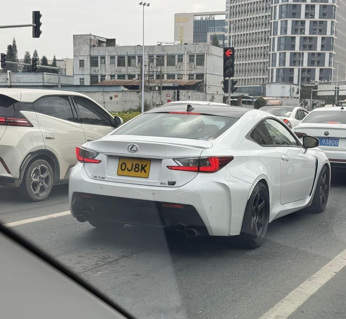 香港的自定义车牌，确实挺有意思的。以前深圳也开放过自定义车牌，没多久就被叫停了，