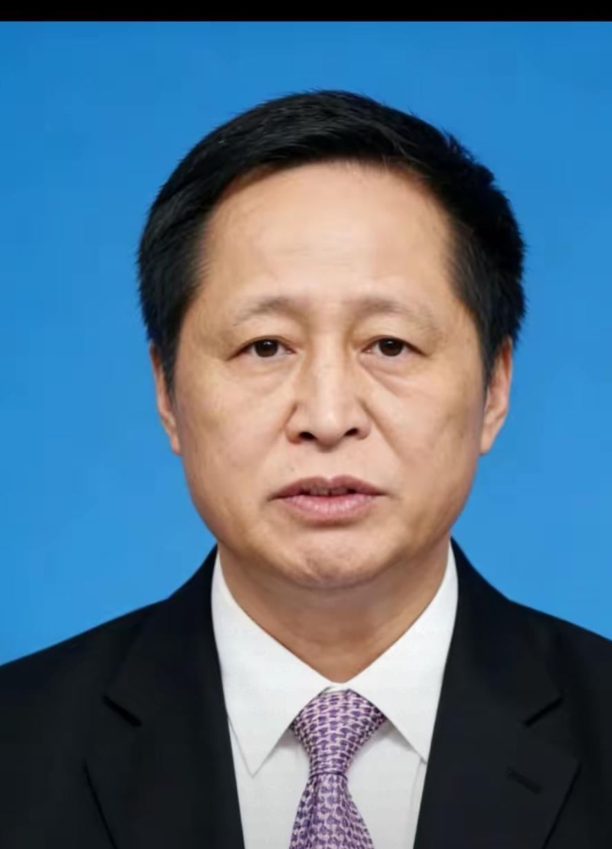 教育系统不再是“清水衙门”了。这段时间，教育系统在反腐败中成了“重灾区”。前广