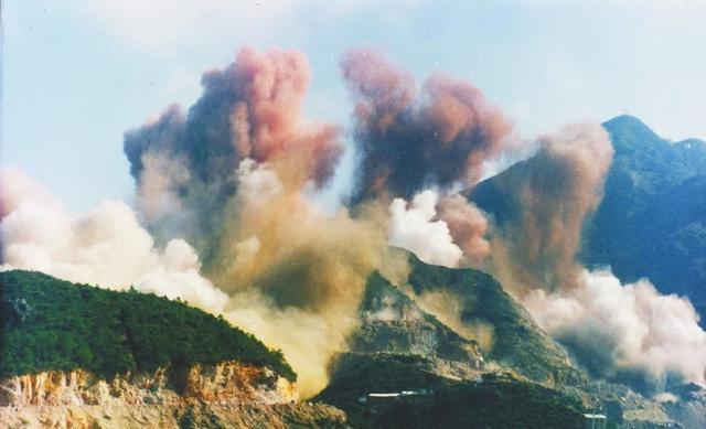 半夜悄悄渡河，炸毁红旗渠，1992年河北省与河南省的漳河水之争这些黑衣人来自