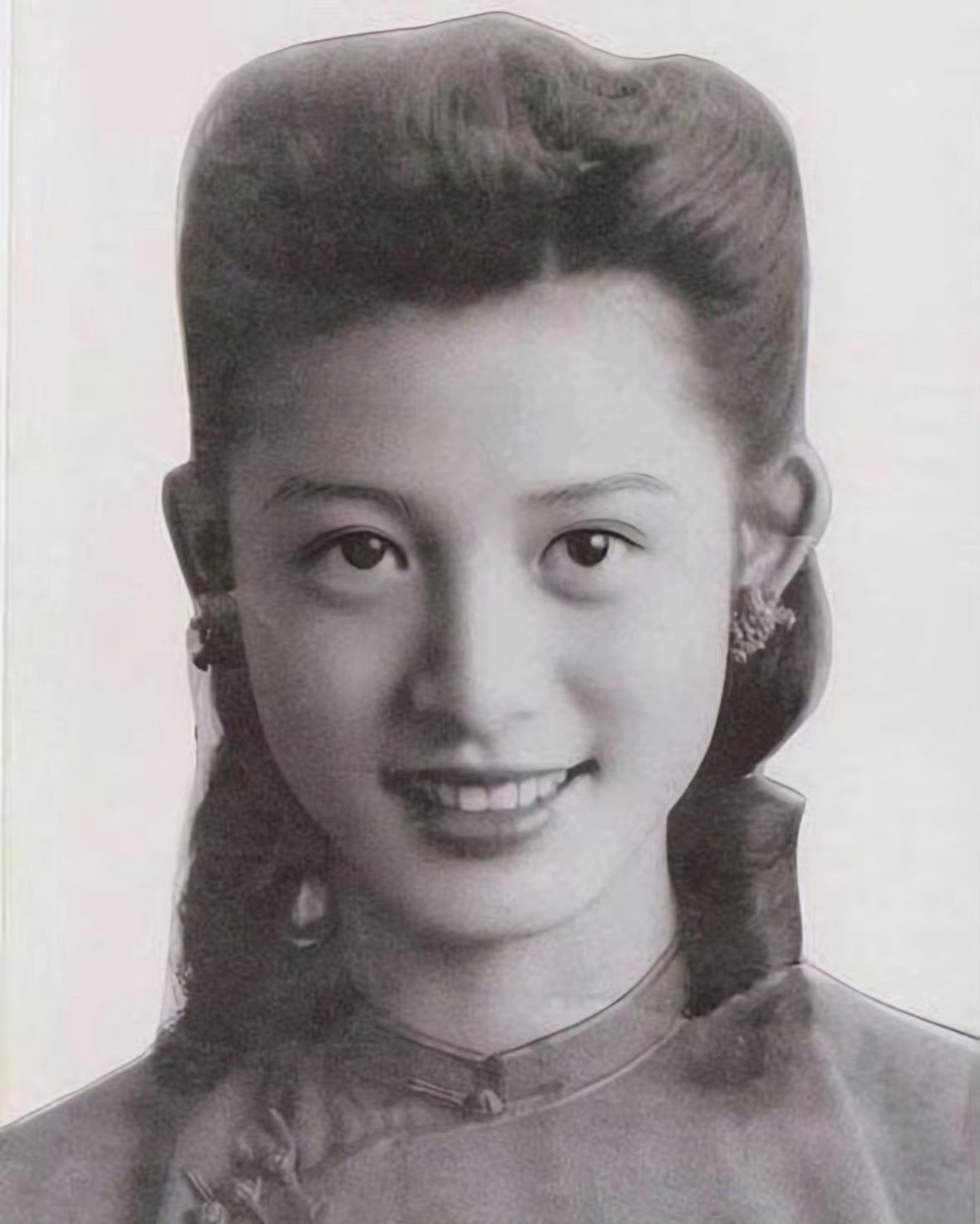 到现在还记得这张照片美貌有跨时代的力量….