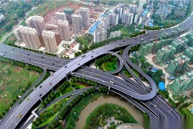 每天早上能多睡15分钟。就因为那个叫苦竹坝立交的玩意儿，通了。我大概算了一下