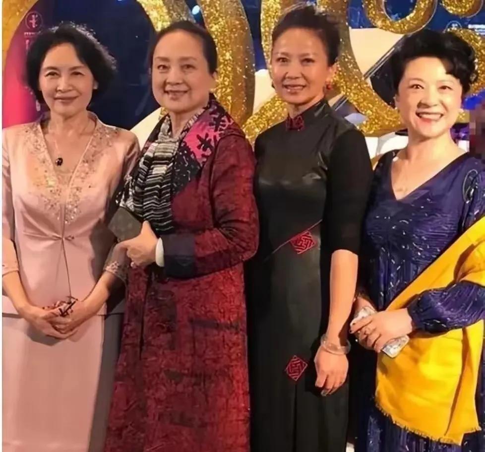 这些大牌明星早年是多么的盛名，如今都已成奶奶级人物了，大家还能叫出他们的名字吗？