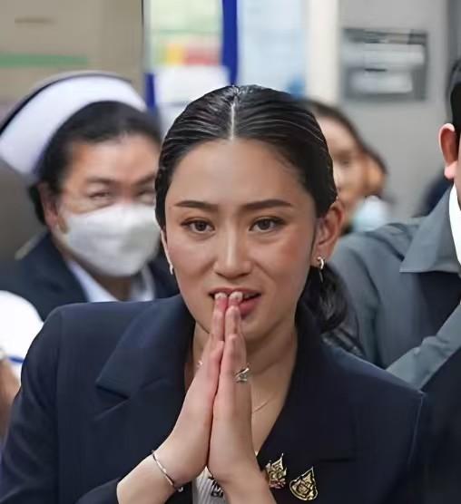 佩通坦的机会可能来了，如果泰国这次把洪森父子给赶下台泰国政坛这几个月闹得沸沸