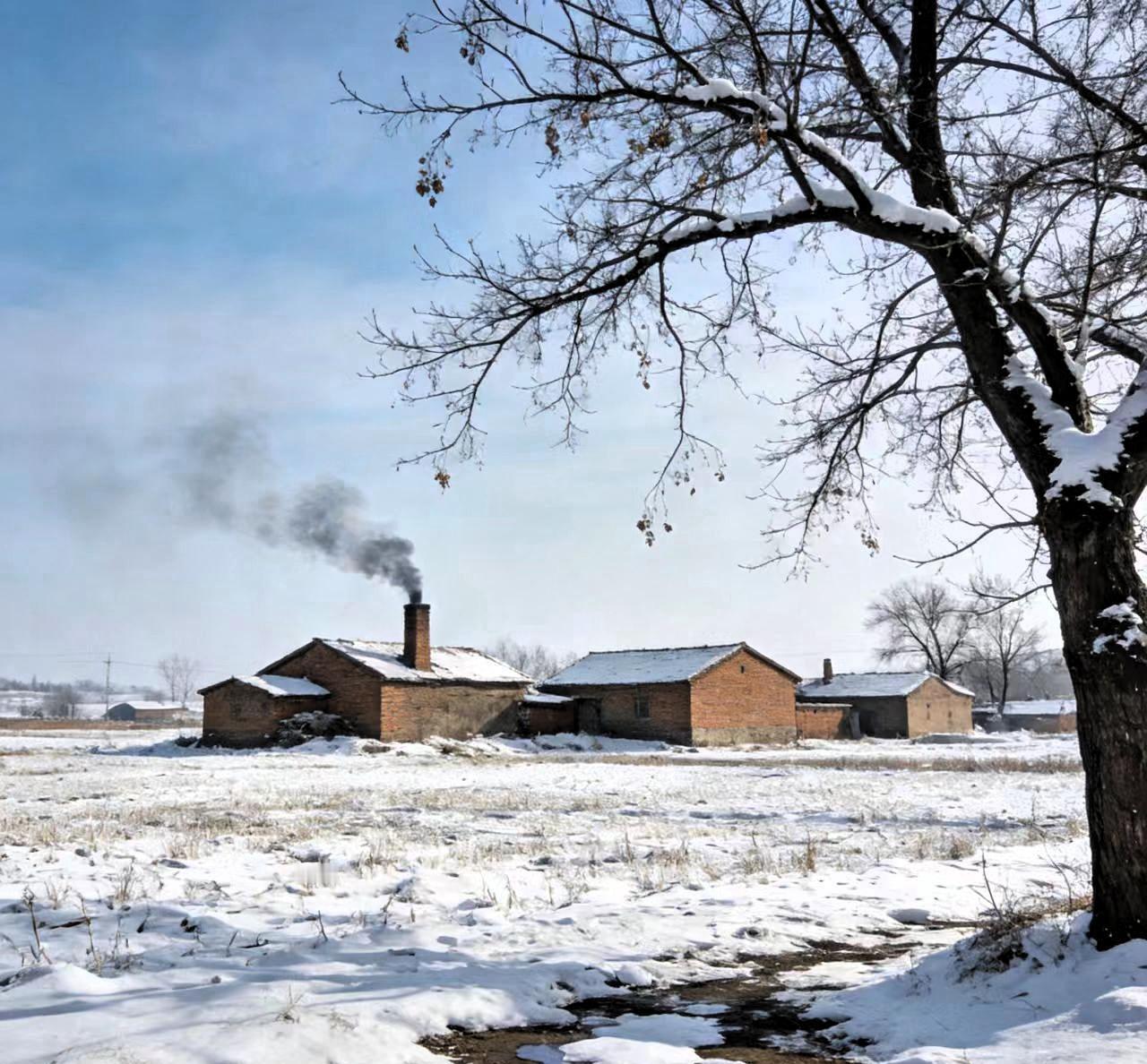 小时候不懂为什么一到冬天，老人去世的就多，农村办白事的就多，隔三差五就有葬礼。