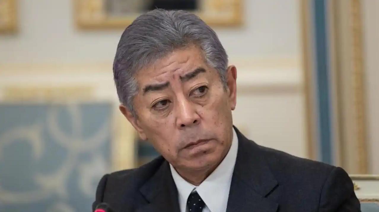 石破茂执政时期的外相岩屋毅，9月24日在东京突然宣布：9月27日起，他将率团访问