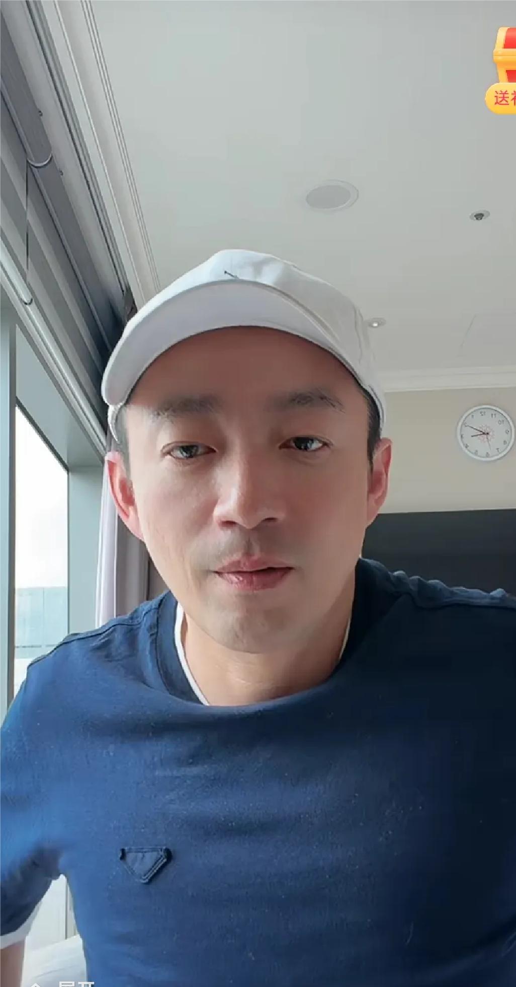 汪小菲今天在直播解释以前孩子转校的事，因这事，小菲被骂多年，今天趁有时间，给大家