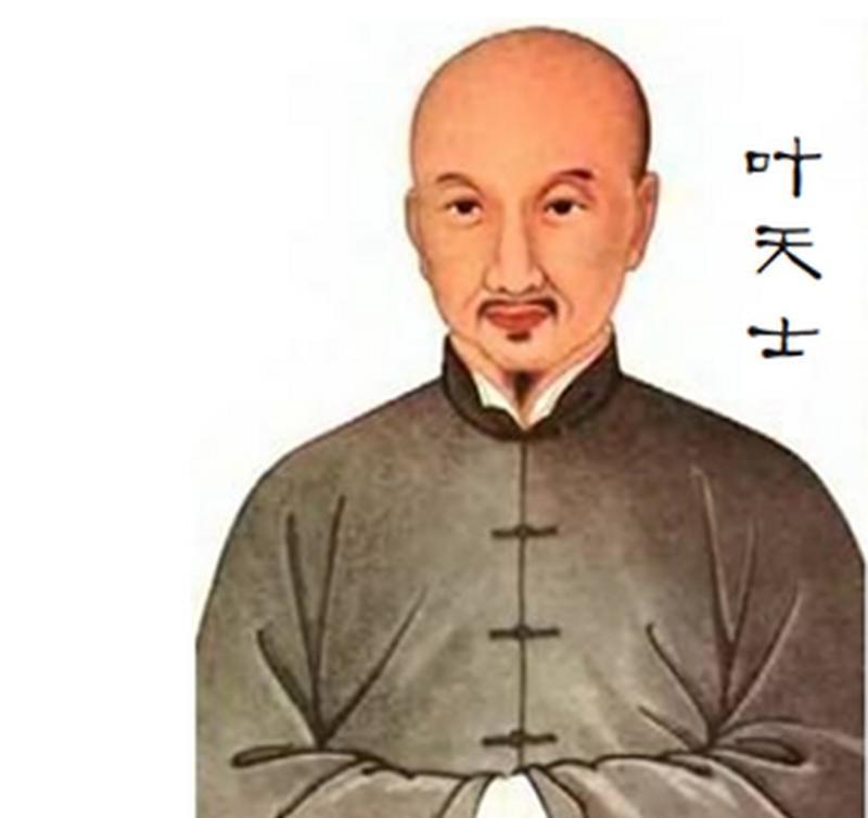 乾隆年间，一幼儿吞掉鱼钩，母亲一拽，勾得更紧了。名医叶天士急得冒汗，转身看见一串