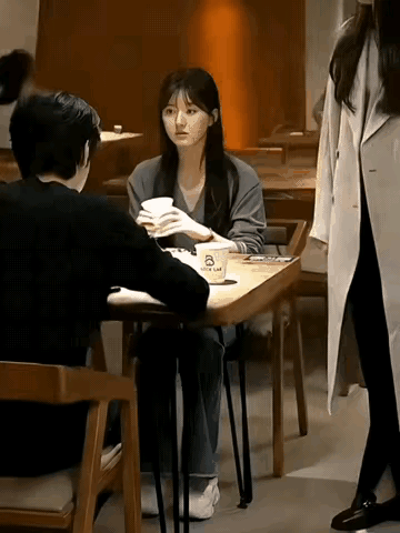 霸气护男友，姑娘好个性