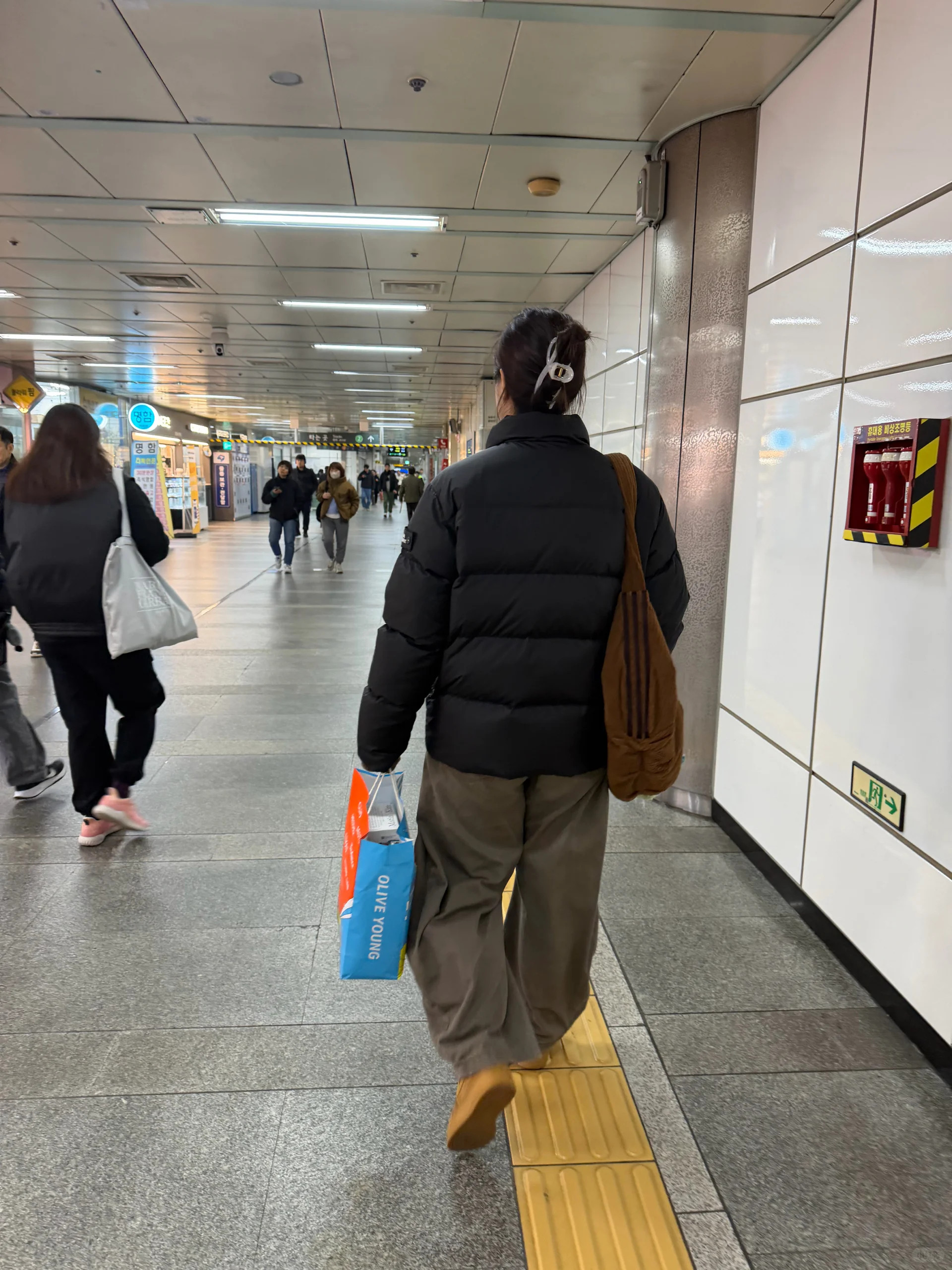 偶遇吴宣仪为什么我不回头哈哈哈哈哈哈哈哈哈哈哈哈哈哈哈或网友在别人偶遇吴宣仪